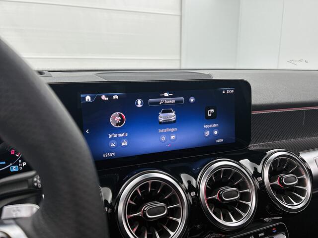 Mercedes-Benz GLB-Klasse 200 Business Solution AMG 7p. | Premium Plus pakket | Trekhaak | Nightpakket | Head-up display | Panoramaschuifdak | 360° camera | Derde zitrij | Multibeam LED | Memorypakket | Augmented Reality navigatie |