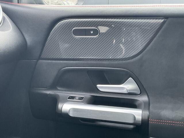 Mercedes-Benz GLB-Klasse 7-Pers 180 AMG Line 7-Pers Pano Trekhaak Stoelverw Led NL-Auto |AMG!|