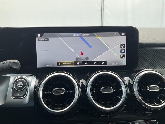 Mercedes-Benz GLB-Klasse 7-Pers 180 AMG Line 7-Pers Pano Trekhaak Stoelverw Led NL-Auto |AMG!|