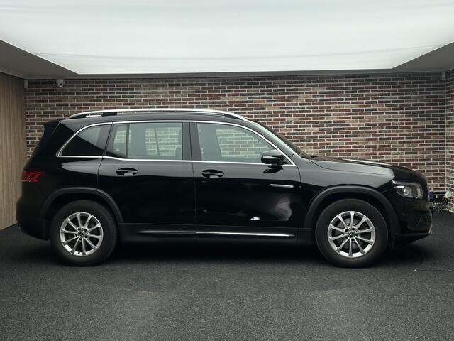 Mercedes-Benz GLB-Klasse 180 AMG Dealer Onderhouden Virtual Sfeer