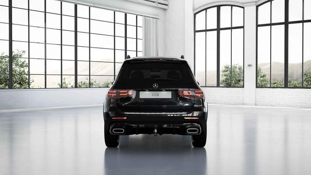 Mercedes-Benz GLB-Klasse 180 Business Solution AMG | Premium Plus | Panoramaschuifdak | Trekhaak | Winterpakket |