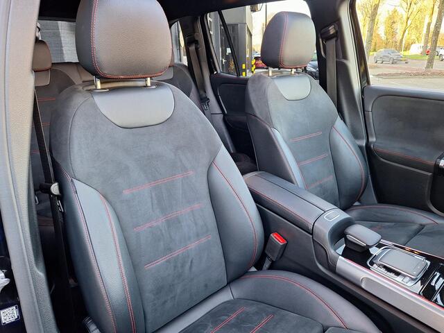 Mercedes-Benz GLB-Klasse 200 Business Solution AMG | Trekhaak afneembaar | Panoramadak | Night pakket | Achteruitrijcamera | Sfeerverlichting | Dodehoekassistentie | Elektrische achterklep