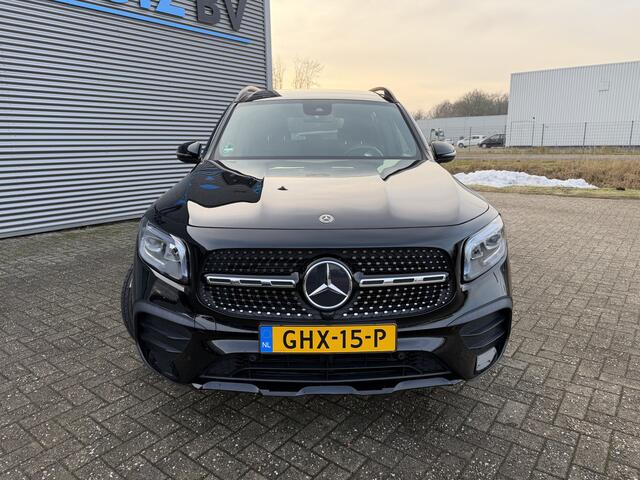 Mercedes-Benz GLB-Klasse 220d 191PK 4MATIC AMG Line LED Panoramadak Trekhaak Burmester Soud Systeem 20 Inch LMV Keyless Go Led
