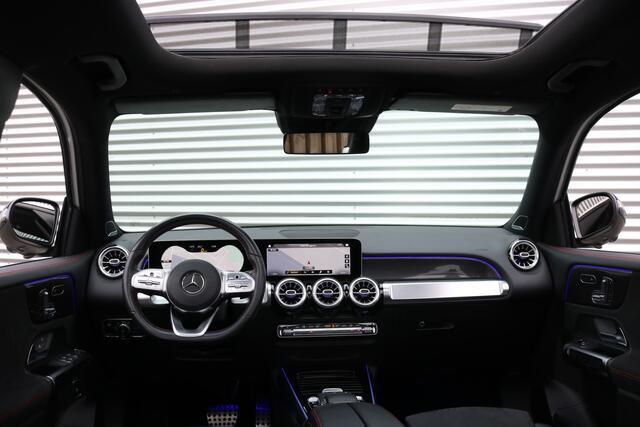 Mercedes-Benz GLB-Klasse 250 4MATIC AMG Pakket AMG NightPakket (Panoramadak Sportleder/Memory Carplay Burmester Distronic Keyless Sfeer 360Camera Full-Led 19InchAMG PrivacyGlass)