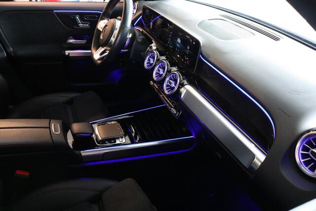 Mercedes-Benz GLB-Klasse 250 4MATIC AMG Pakket AMG NightPakket (Panoramadak Sportleder/Memory Carplay Burmester Distronic Keyless Sfeer 360Camera Full-Led 19InchAMG PrivacyGlass)