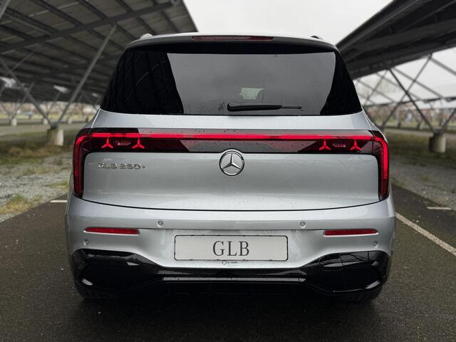 Mercedes-Benz GLB-Klasse 250+ Business Solution AMG 85.5 kWh | Night | Premium plus | Burmester | Superscreen | Panoramadak | Memory stoelen | Multibeam LED | Sfeerverlichting |