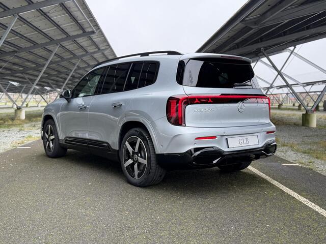 Mercedes-Benz GLB-Klasse 250+ Business Solution AMG 85.5 kWh | Night | Premium plus | Burmester | Superscreen | Panoramadak | Memory stoelen | Multibeam LED | Sfeerverlichting |