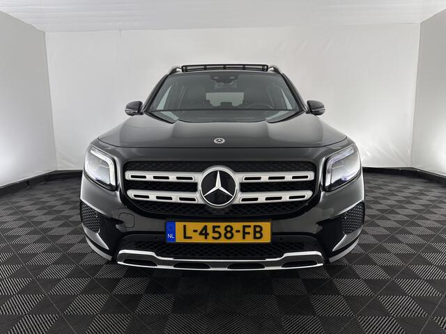 Mercedes-Benz GLB-Klasse 200 Business Solution Luxury (INCL-BTW) *PANO | LEATHER | FULL-LED | AMBIENTLIGHT | HEATED-SPORTSEATS | WIDESCREEN-DIGICOCKPIT | DAB+ | NAVI-FULLMAP | CAMERA | PRIVACYGLASS | LANE-ASSIST | DYNAMIC-SELECT | 18'