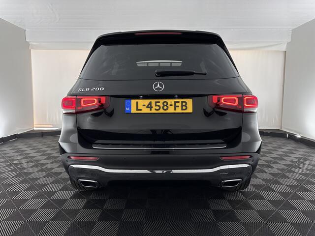 Mercedes-Benz GLB-Klasse 200 Business Solution Luxury (INCL-BTW) *PANO | LEATHER | FULL-LED | AMBIENTLIGHT | HEATED-SPORTSEATS | WIDESCREEN-DIGICOCKPIT | DAB+ | NAVI-FULLMAP | CAMERA | PRIVACYGLASS | LANE-ASSIST | DYNAMIC-SELECT | 18'