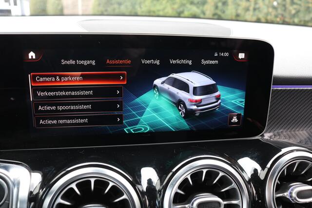 Mercedes-Benz GLB-Klasse 250 4MATIC AMG Pakket AMG NightPakket (Pano Sportleder/Memory Carplay Burmester 360Camera Distronic Keyless M-Bux Trekhaak)