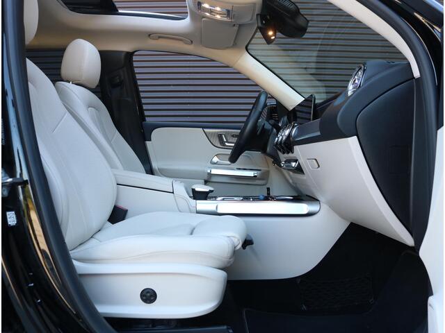 Mercedes-Benz GLB-Klasse 250 4M ATIC | Panoramadak | ACC | Trekhaak