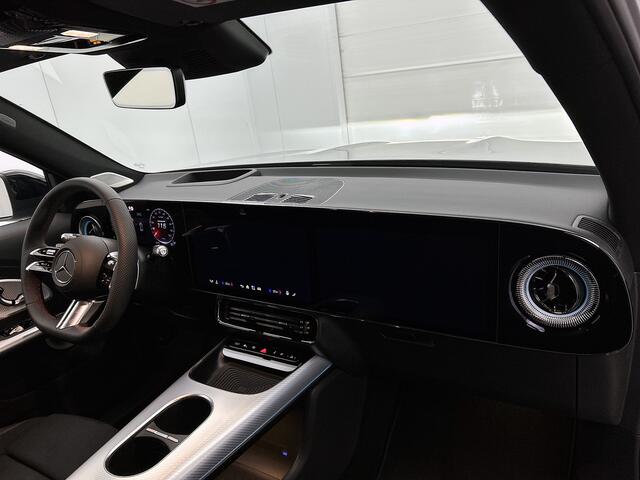 Mercedes-Benz GLB-Klasse 250+ Business Solution AMG 7p. 85.5 kWh | Premium Plus | Winterpakket | Nightpakket | Trekhaak | Verstelbare demping | Smartphone integratie | Vast panoramadak |