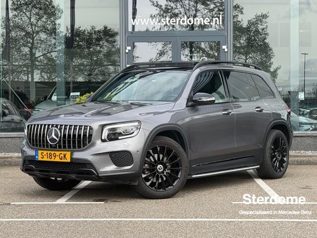 Mercedes-Benz GLB-Klasse 200 Premium I Panorama dak I Widescreen I Stoelverwarming I AMG Look Velgen l Panamericana grille l Lederen Artico Interieur I I Night pakket I Led I MBUX I Pakeer pakket l Airconditoning l Tempomaat l