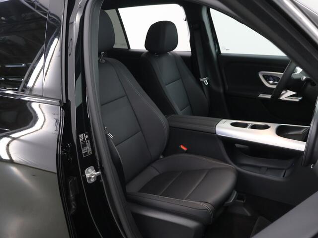 Mercedes-Benz GLB-Klasse 250+ Business Solution Luxury 7p. 85.5 kWh | Panoramadak | Trekhaak | 3e zitrij | Premium pakket | Night Pakket | Superscreen |