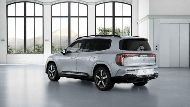 Mercedes-Benz GLB-Klasse 250+ Business Solution AMG 85.5 kWh | Panoramadak | Stoelverwarming | LED koplampen | AMG-Line | Sportstoelen | Trekhaak |