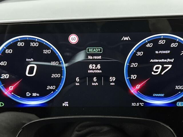 Mercedes-Benz GLB-Klasse 250+ Business Solution Luxury 7p. 85.5 kWh | Premium pakket | Winterpakket | Nightpakket | Trekhaak | Smartphone integratie | Vast panoramadak | GUARD 360° |Sierdelen geborsteld aluminium | MBUX multimediasysteem Premium |