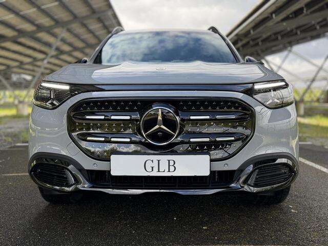 Mercedes-Benz GLB-Klasse 250+ Business Solution Luxury 7p. 85.5 kWh | Night | Trekhaak | Derde zitrij | Premium pakket | Parkeercamera | Sfeerverlichting |