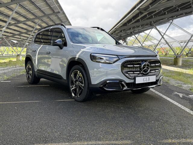 Mercedes-Benz GLB-Klasse 250+ Business Solution Luxury 7p. 85.5 kWh | Night | Trekhaak | Derde zitrij | Premium pakket | Parkeercamera | Sfeerverlichting |