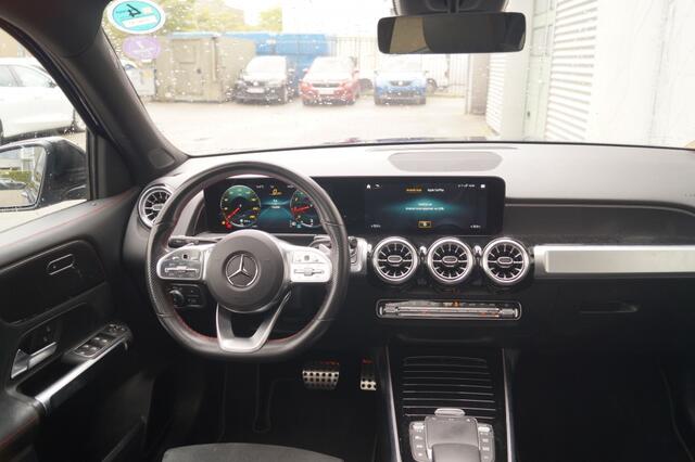 Mercedes-Benz GLB-Klasse 180 Automaat AMG Business Solution -PANO-ECC-TREKHAAK-