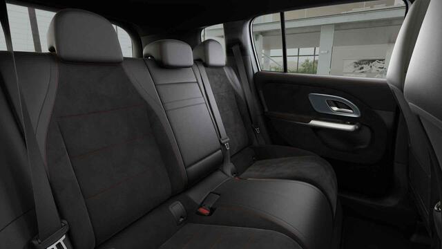 Mercedes-Benz GLB-Klasse 250+ Business Solution AMG 85.5 kWh | Panoramadak | Stoelverwarming | LED koplampen | Spiegelpakket | Achteruitrijcamera |