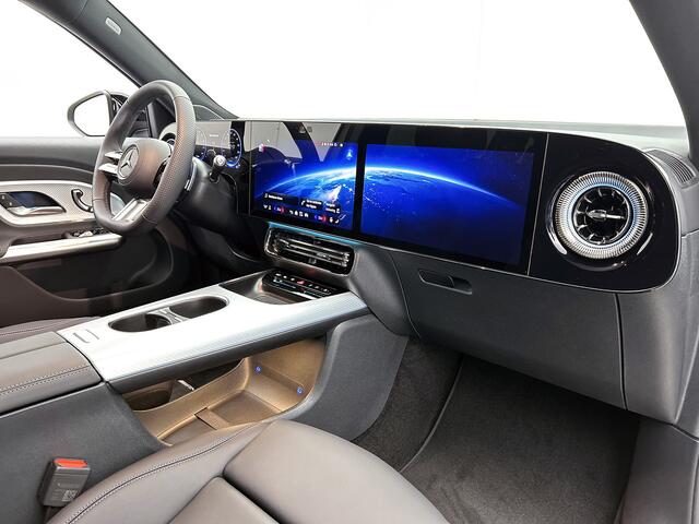 Mercedes-Benz GLB-Klasse 250+ Business Solution AMG 7p. 85.5 kWh | Premium pakket | Winterpakket | Nightpakket | GUARD 360° | Trekhaak | Vast panoramadak | Smartphone integratie | Sfeerverlichting | Sierelementen in aluminium | 19" vijfspaaks lichtmetalen AMG-velgen |