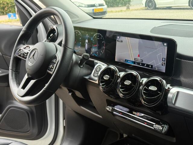 Mercedes-Benz GLB-Klasse 180 BNS SOL. LUX.AUTOMAAT NAVI PDC-CAMERA VIRTUAL STOELVW