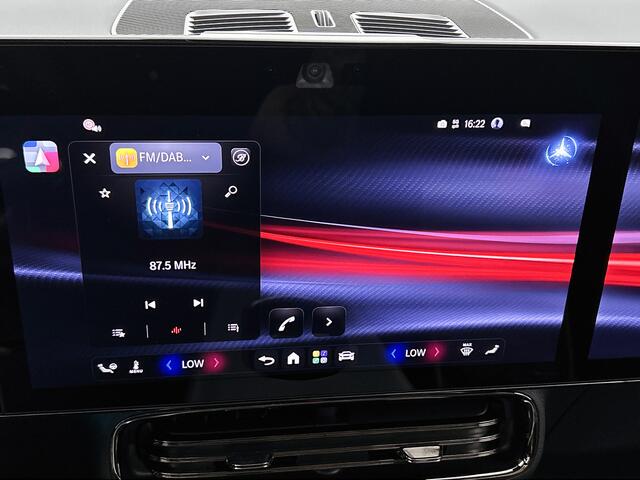 Mercedes-Benz GLB-Klasse 250+ Business Solution AMG 7p. 85.5 kWh | Premium Plus pakket | Winterpakket | Nightpakket | Trekhaak | Vast panoramadak | GUARD 360° | Warmtewerend, donkergetint glas | Burmester® 3D surround sound system |