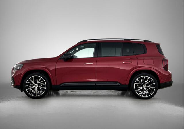 Mercedes-Benz GLB-Klasse 200 Business Solution AMG | Advanced plus pakket | Nightpakket | Memorypakket | THERMOTRONIC | Vast panoramadak | Sierdelen geborsteld aluminium | Sportstoelen | MULTIBEAM LED | Verstelbare demping | 20" multispaaks lichtmetalen AMG-velgen |