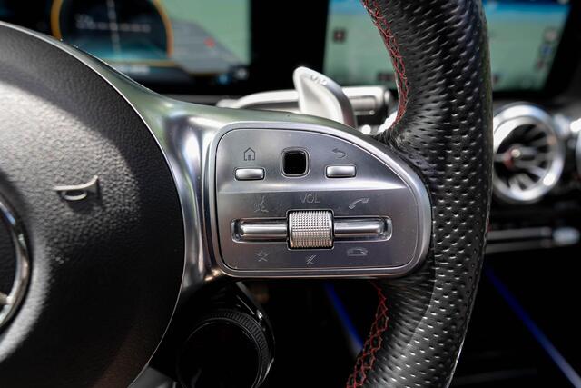 Mercedes-Benz GLB-Klasse AMG 35 4MATIC Premium Plus | Pano | Memory | Sfeer | 360 Camera