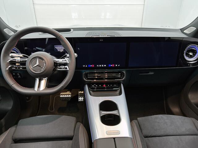 Mercedes-Benz GLB-Klasse 250+ Business Solution AMG 7p. 85.5 kWh | Premium Plus pakket | Winterpakket | Nightpakket | Trekhaak | Vast panoramadak | Warmtewerend, donkergetint glas | Burmester® 3D surround sound system | GUARD 360° | 19" vijfspaaks lichtmetalen AMG-velgen |