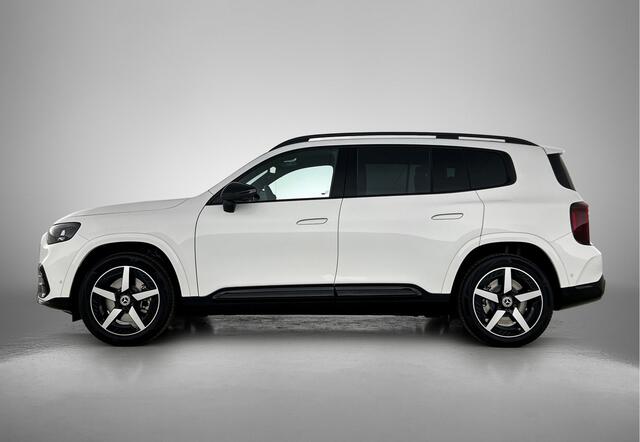 Mercedes-Benz GLB-Klasse 200 Business Solution AMG 7p. 58 kWh | Premium pakket | Trekhaak | Winterpakket | Nightpakket | Vast panoramadak | GUARD 360° | 19" vijfspaaks lichtmetalen AMG-velgen | Warmtewerend, donkergetint glas |