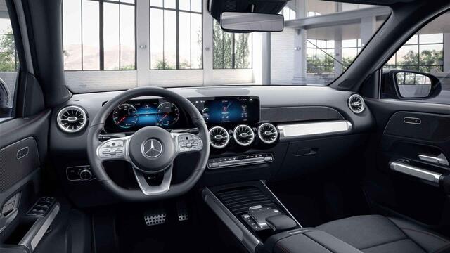 Mercedes-Benz GLB-Klasse 200 Business Solution AMG | Night | Widescreen | Extra getint glas | Stoelverwarming | Achteruitrijcamera |