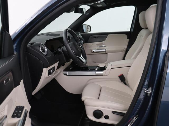 Mercedes-Benz GLB-Klasse 200 Luxury Line | Panoramadak | Leder | Adaptive cruise | Camera | Park assist | Carplay | Sfeerverlichting | Full LED | Stoelverwarming | Navigatie |
