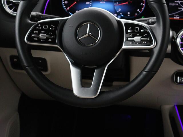 Mercedes-Benz GLB-Klasse 200 Luxury Line | Panoramadak | Leder | Adaptive cruise | Camera | Park assist | Carplay | Sfeerverlichting | Full LED | Stoelverwarming | Navigatie |