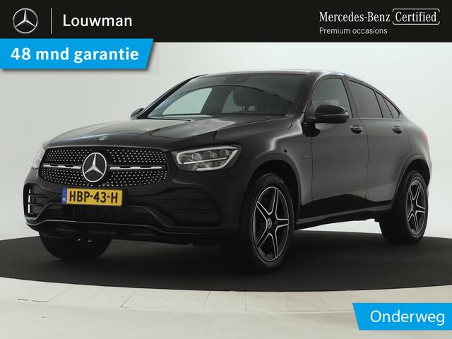 Mercedes-Benz GLC-KLASSE Coupé 300 e AMG Nightpack | Parkeerpakket met Camera | Sfeerverlichting | LED | Car Play | Inclusief 24 maanden MB Certified garantie voor Europa.