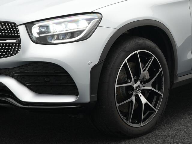 Mercedes-Benz GLC-KLASSE Coupé 300e 4MATIC AMG Plug In Hybrid PHEV | Schuifdak | Apple Carplay | Head Up | 20"L.M | Lederen Sportstoelen Verwarmd | Sfeerverlichting | Camera |