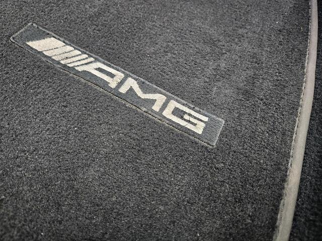 Mercedes-Benz GLC-KLASSE Coupé 300e 4MATIC AMG Plug In Hybrid PHEV | Schuifdak | Apple Carplay | Head Up | 20"L.M | Lederen Sportstoelen Verwarmd | Sfeerverlichting | Camera |