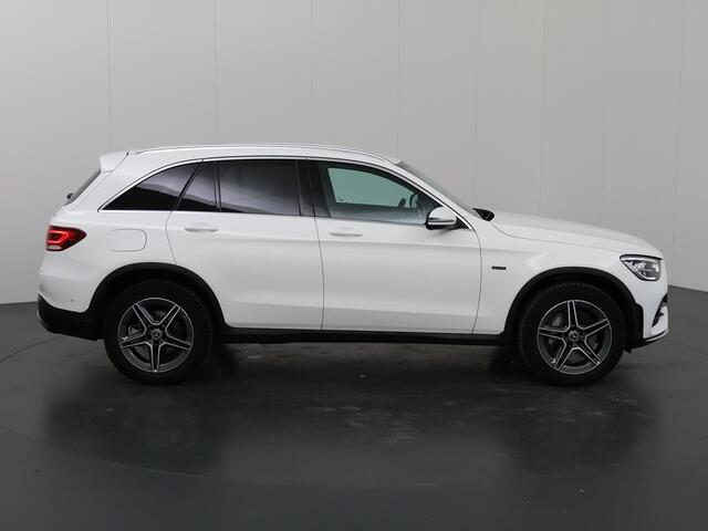 Mercedes-Benz GLC-KLASSE 300e 4MATIC Business Solution AMG | Achteruitrijcamera | Keyless | Stoelverwarming |