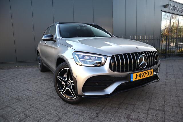 Mercedes-Benz GLC-KLASSE 200 4MATIC AMG Business Solution Facelift. Panoramadak Camera Leder Sfeerverlichting Afneembare Trekhaak.