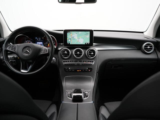 Mercedes-Benz GLC-KLASSE 250 4MATIC Prestige AMG | Luchtvering | Adaptive Cruise | Navigatie |360 Camera | Half Lederen Sportstoelen Verwarmd | 19'' Licht Metaal |