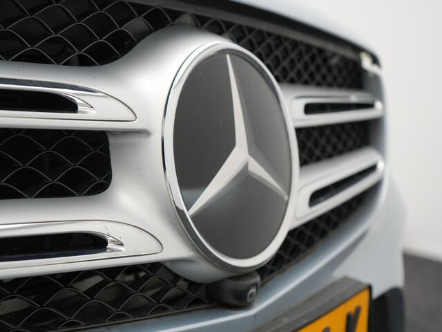Mercedes-Benz GLC-KLASSE 250 4MATIC Prestige AMG | Luchtvering | Adaptive Cruise | Navigatie |360 Camera | Half Lederen Sportstoelen Verwarmd | 19'' Licht Metaal |