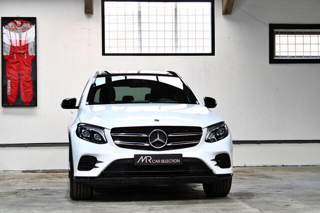 Mercedes-Benz GLC-KLASSE 250 4MATIC Premium Plus | AMG | Panoramadak | Trekhaak | Command Online | Camera |