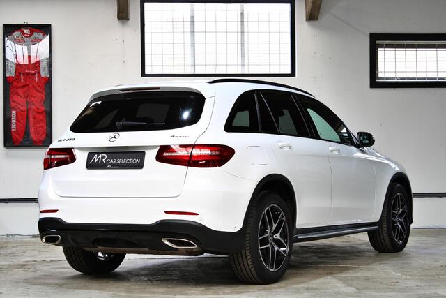 Mercedes-Benz GLC-KLASSE 250 4MATIC Premium Plus | AMG | Panoramadak | Trekhaak | Command Online | Camera |