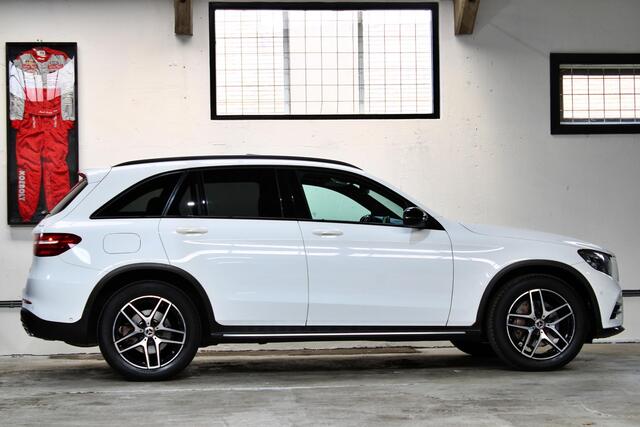 Mercedes-Benz GLC-KLASSE 250 4MATIC Premium Plus | AMG | Panoramadak | Trekhaak | Command Online | Camera |
