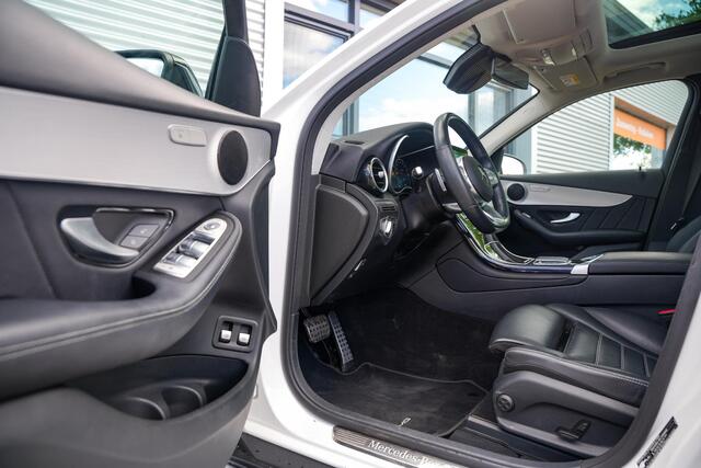 Mercedes-Benz GLC-KLASSE 300e 4MATIC AMG Panoramadak Leer Cruise Clima Stoelverw. DAB+ 19''LM