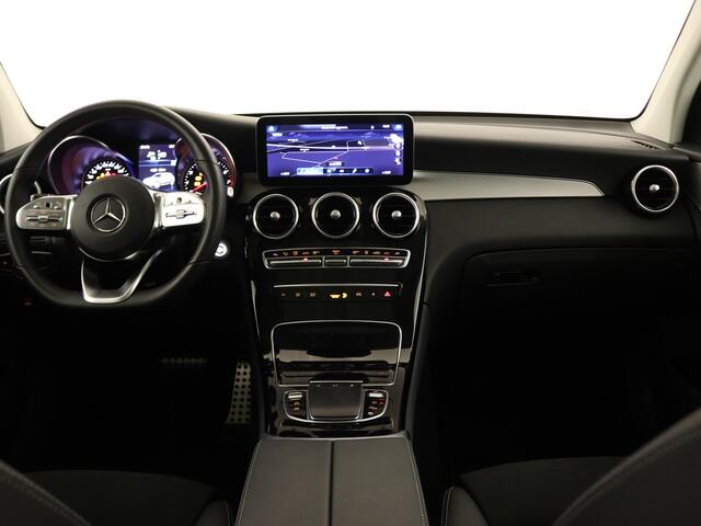 Mercedes-Benz GLC-KLASSE 300 e 4MATIC Business Solution AMG | Panoramadak | Lichtmetalen velgen | Navigatie | Parking support | camera achter | Inclusief 24 maanden MB Certified garantie voor Europa.