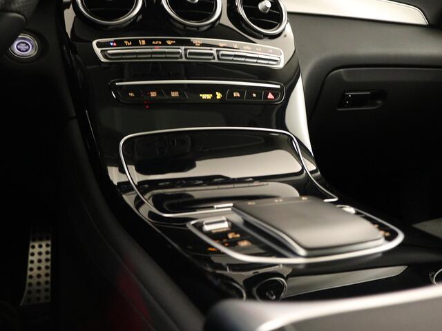 Mercedes-Benz GLC-KLASSE 300 e 4MATIC Business Solution AMG | Panoramadak | Lichtmetalen velgen | Navigatie | Parking support | camera achter | Inclusief 24 maanden MB Certified garantie voor Europa.