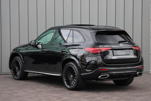 Mercedes-Benz GLC-KLASSE 300e AMG 4-Matic Aut9 | 313PK | Achterasbesturing | Luchtvering | Head-up | Keyles-go | Pano | Burmester | Distronic | Leder | Digital-ligt | 2023.