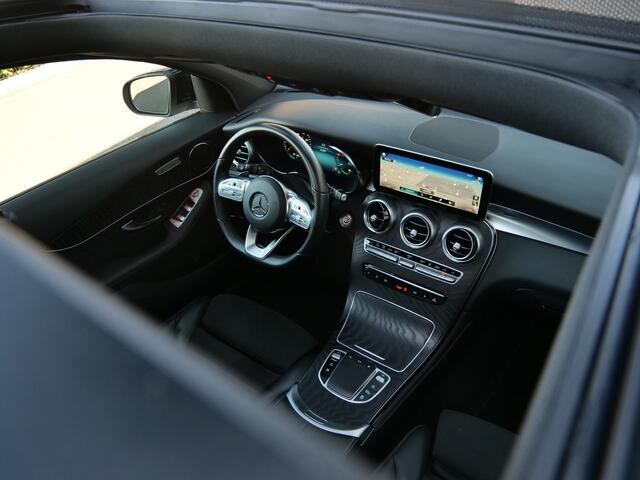 Mercedes-Benz GLC-KLASSE 300e 4-MATIC 313pk Premium Plus AUTOMAAT Panoramadak / Trekhaak / Apple CarPlay