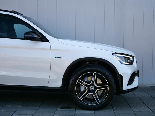 Mercedes-Benz GLC-KLASSE 300e 4-MATIC 313pk Premium Plus AUTOMAAT Panoramadak / Trekhaak / Apple CarPlay